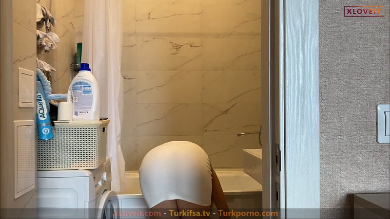 Anya Stark ifşa Banyo temizliği yaptı